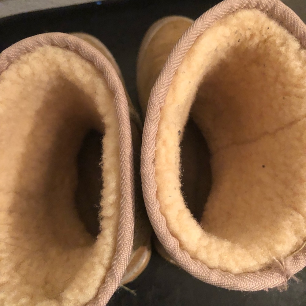 UGG - Picture 4 of 4